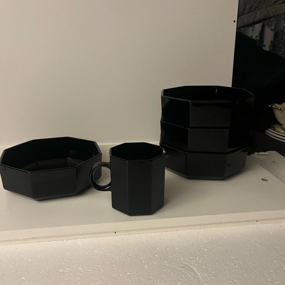 Elegant Black Octagonal Dinnerware Set